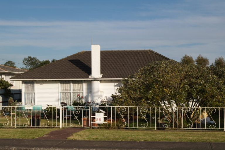 Photo of property in 58 Blake Road, Mangere East, Auckland, 2024
