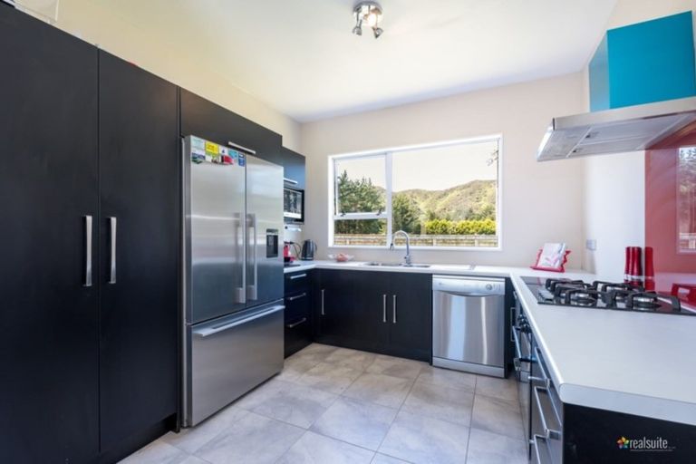 Photo of property in 123 Upper Fitzherbert Road, Wainuiomata, 5373