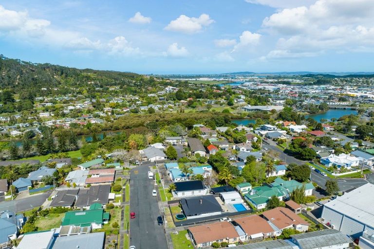 Photo of property in 16 Wolfe Street, Regent, Whangarei, 0112