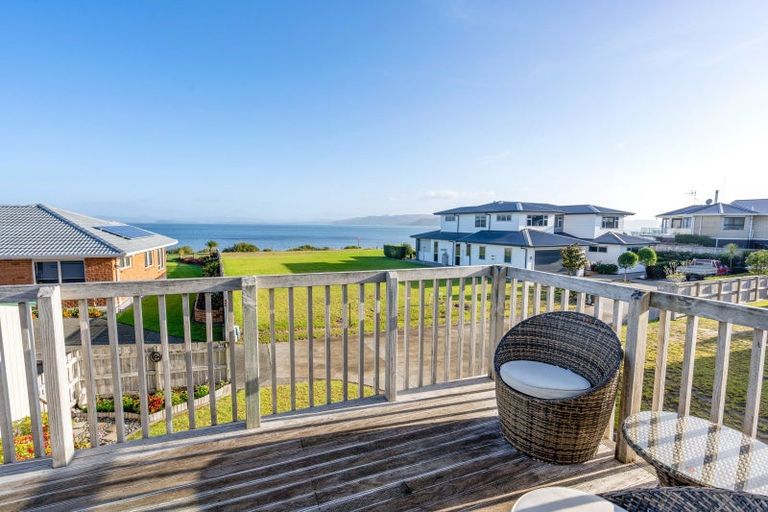 Photo of property in 19 Manaia View Road, One Tree Point, 0118