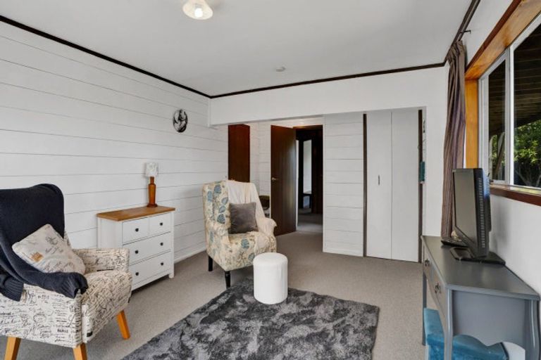 Photo of property in 17a Saint Ives Grove, Whalers Gate, New Plymouth, 4310