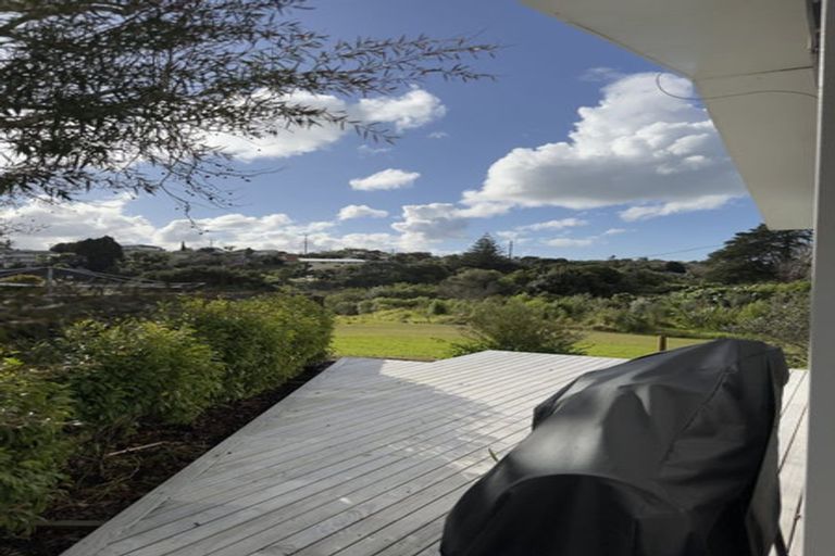 Photo of property in 1/48 Philomel Crescent, Bayswater, Auckland, 0622