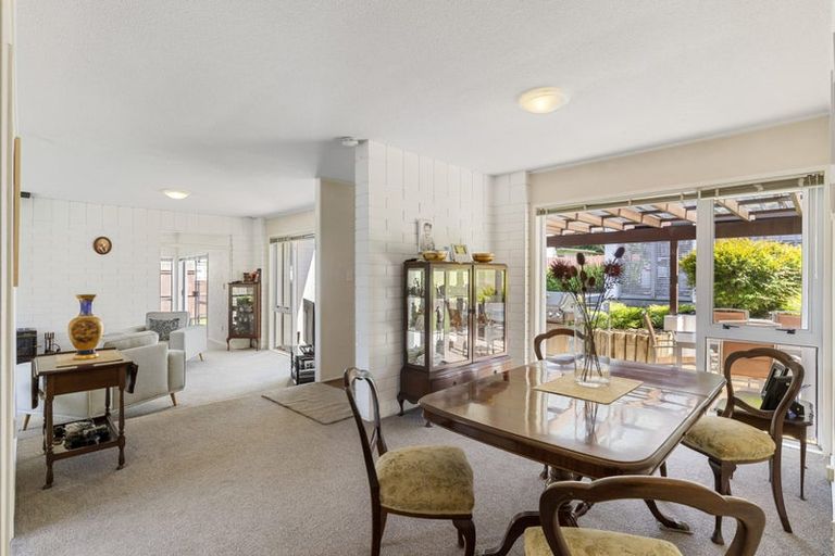 Photo of property in 30 Ganymede Place, Half Moon Bay, Auckland, 2012