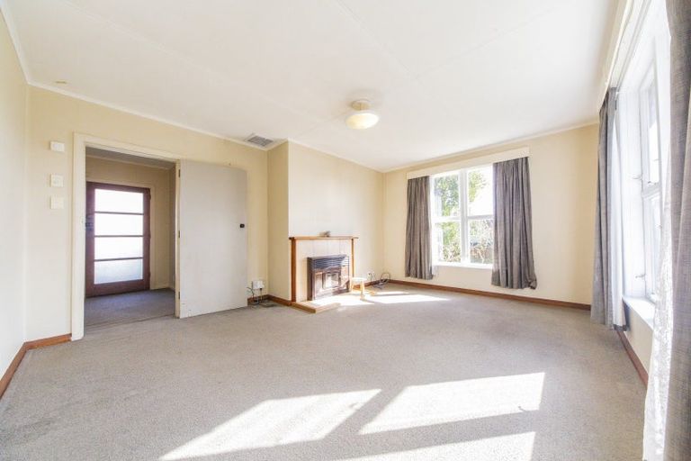Photo of property in 2a Montrose Place, Takaro, Palmerston North, 4412