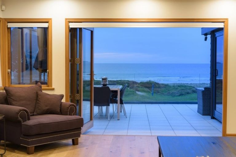 Photo of property in 85 Marine Parade, Mount Maunganui, 3116