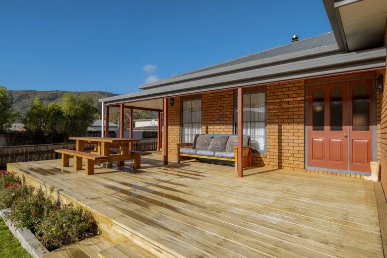 Photo of property in 17 Lawrence Street, Havelock, 7100