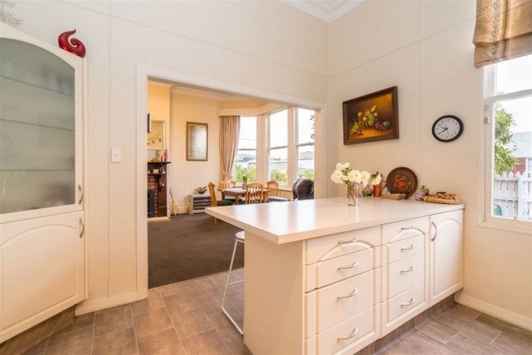 Photo of property in 121 Macandrew Road, South Dunedin, Dunedin, 9012