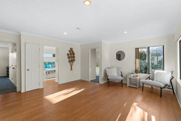 Photo of property in 9 Staten Place, Mangere, Auckland, 2022