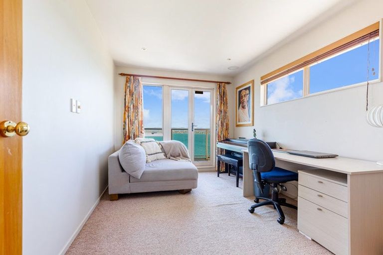 Photo of property in 9 Brigantine Drive, Beach Haven, Auckland, 0626