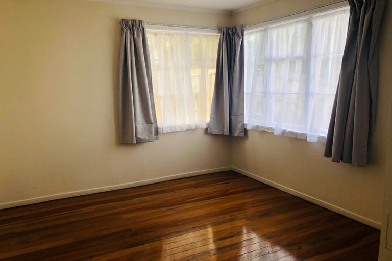 Photo of property in 25 William Souter Street, Forrest Hill, Auckland, 0620
