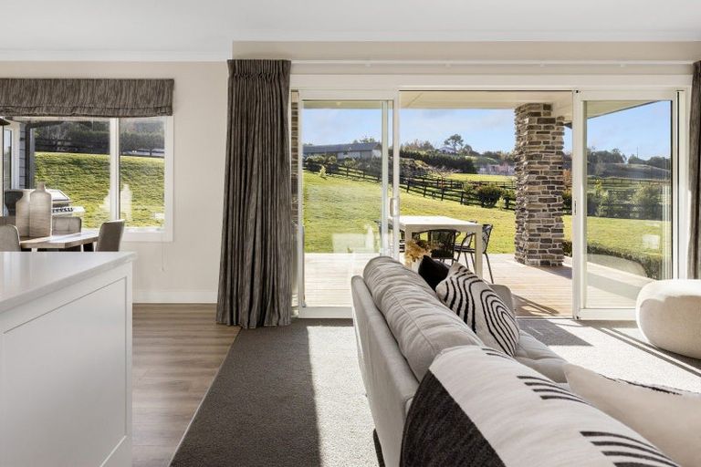 Photo of property in 7 Lochinvar Lane, Acacia Bay, Taupo, 3385