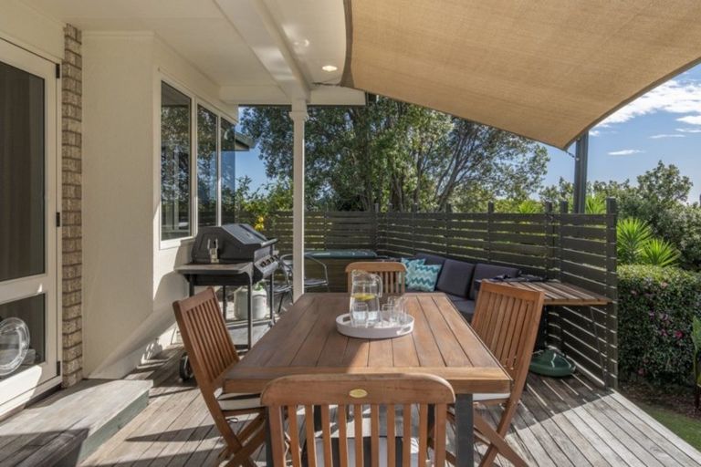 Photo of property in 28 Montana Drive, Pyes Pa, Tauranga, 3112