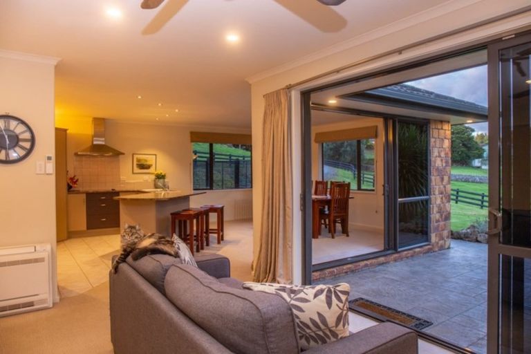 Photo of property in 18 Meadowstone Lane, Maungakaramea, Whangarei, 0178