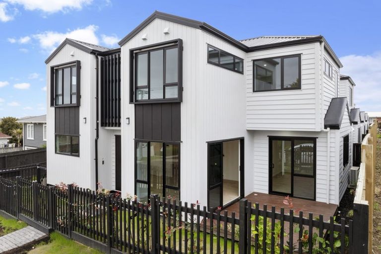 Photo of property in 6c Pikitea Road, Mangere Bridge, Auckland, 2022