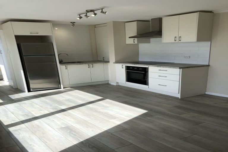 Photo of property in 2 Raroa Place, Pukerua Bay, 5026