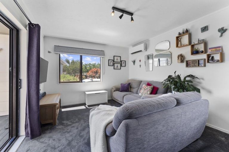 Photo of property in 23 Pukeko Street, Paraparaumu, 5032