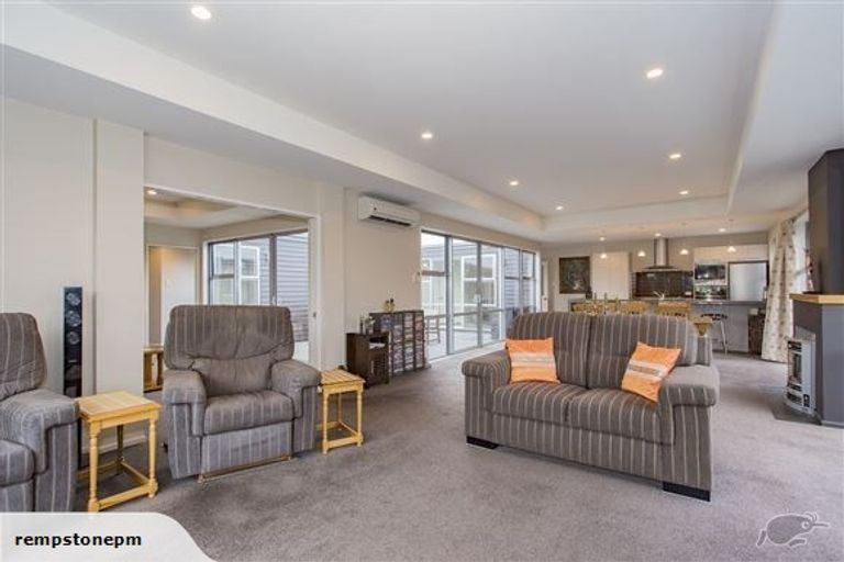 Photo of property in 28 Burbank Drive, Aidanfield, Christchurch, 8025