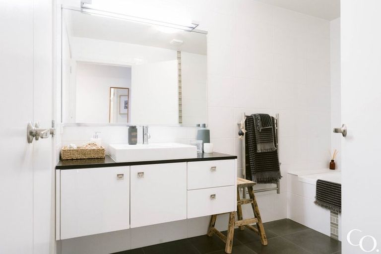 Photo of property in Palm Cove Apartments, 201/6 Tawa Street, Mount Maunganui, 3116