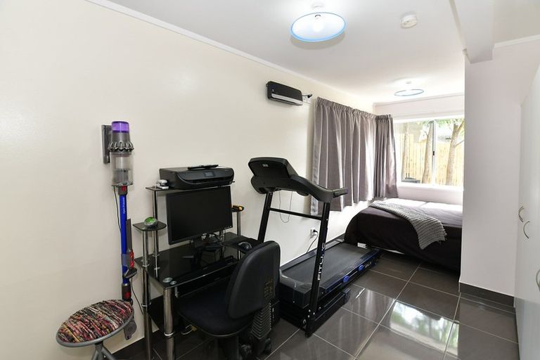 Photo of property in 21 Elliston Crescent, Stanmore Bay, Whangaparaoa, 0932