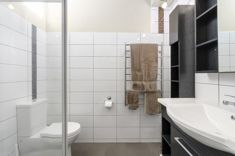 Photo of property in The Triangle, 4/33 Halswater Drive, Churton Park, Wellington, 6037