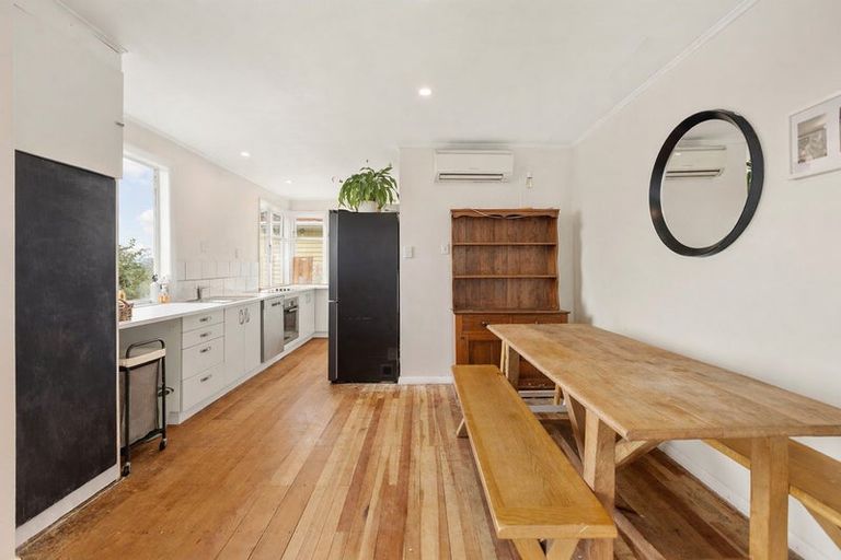 Photo of property in 98 Ironside Road, Johnsonville, Wellington, 6037