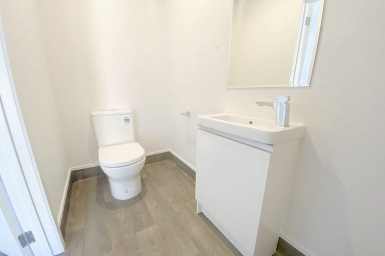 Photo of property in 6/9 Marlene Avenue, Te Atatu South, Auckland, 0610