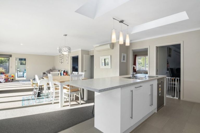 Photo of property in 2 Ernest Place, Brightwater, 7022