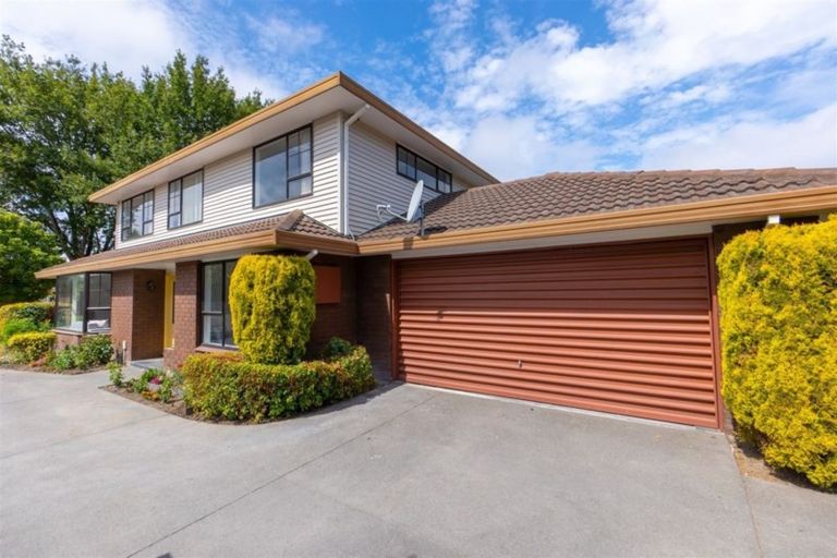 Photo of property in 14 Pasadena Place, Harewood, Christchurch, 8051