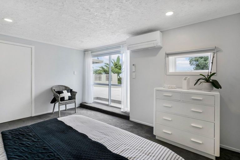 Photo of property in 1/15 Pemberton Avenue, Bayview, Auckland, 0629