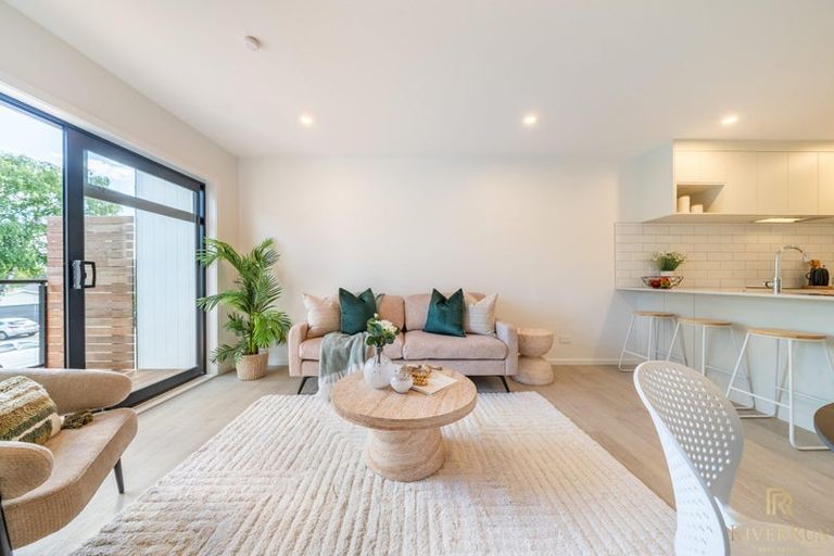 Photo of property in 14b Cairo Street, Upper Hutt Central, Upper Hutt, 5018