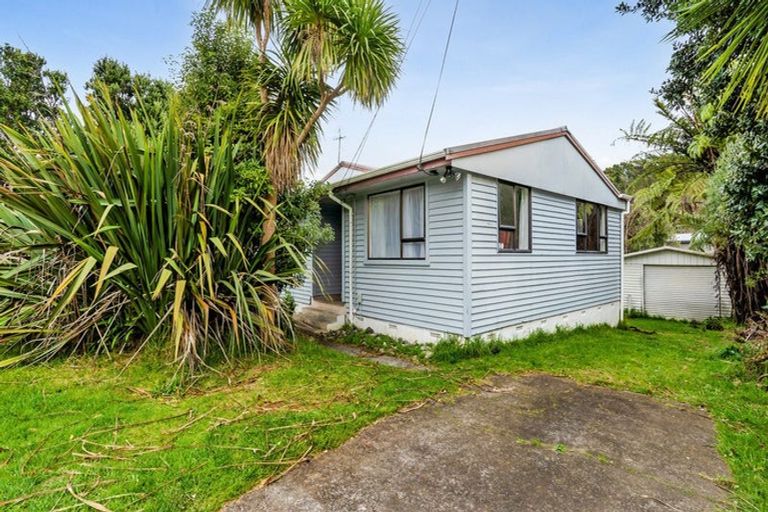 Photo of property in 12 Seaview Road, Marfell, New Plymouth, 4310
