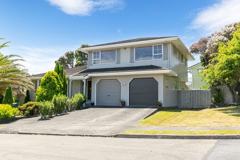 Photo of property in 2 Thurso Grove, Papakowhai, Porirua, 5024