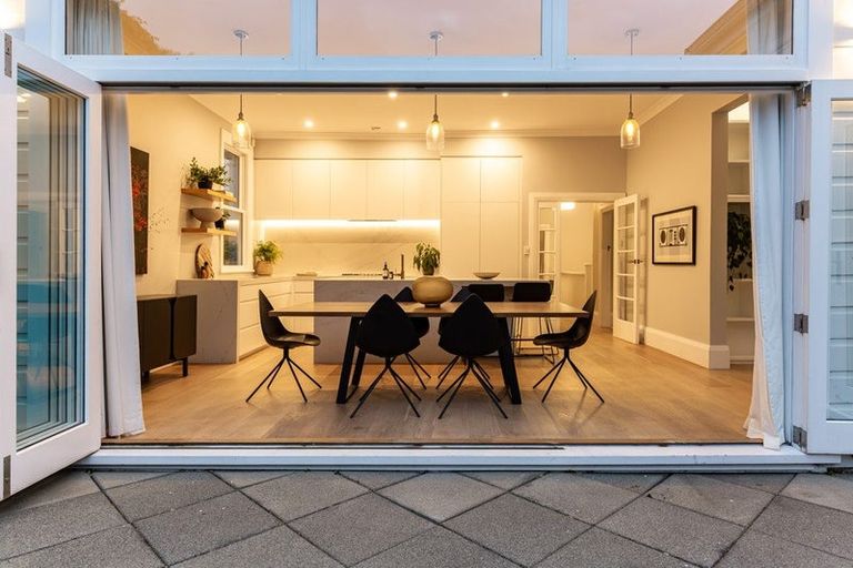 Photo of property in 22 Plunket Street, Kelburn, Wellington, 6012