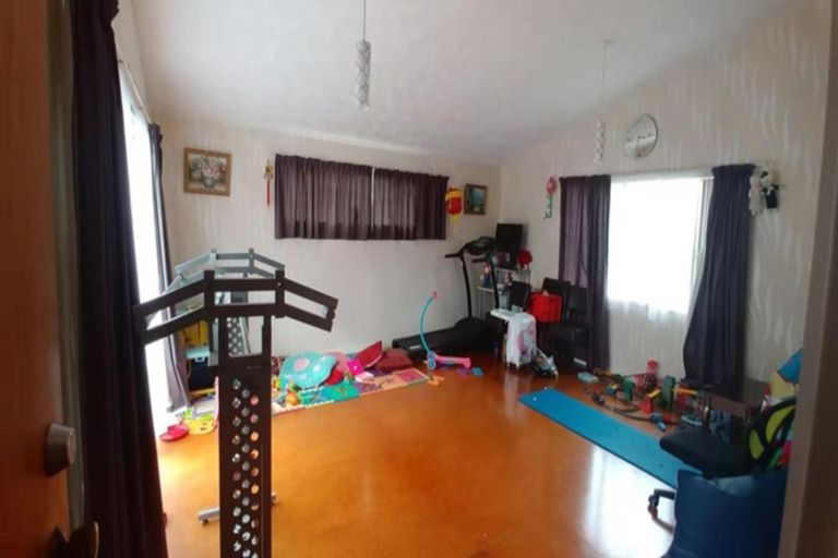 Photo of property in 18 Annison Avenue, Glen Eden, Auckland, 0602