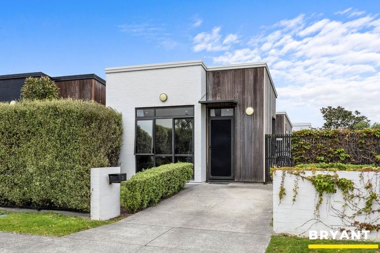 Photo of property in 2 Troop Road, Papakura, 2110