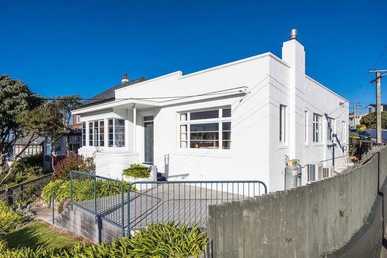 Photo of property in 19 Cliffs Road, Saint Clair, Dunedin, 9012