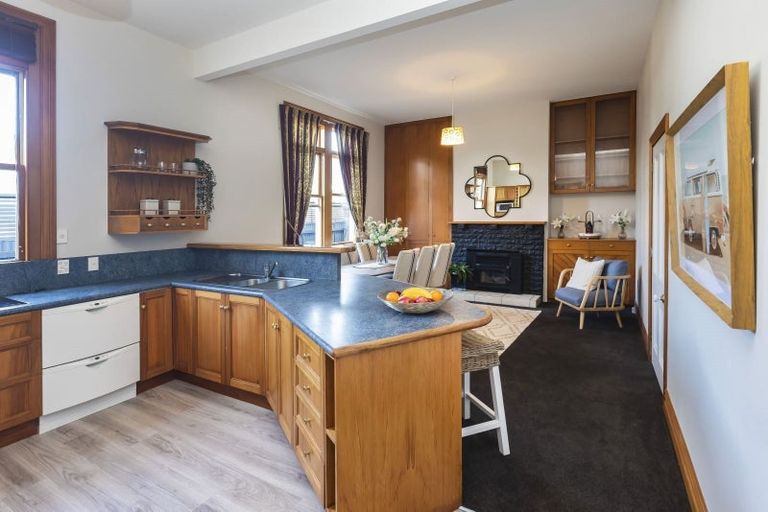 Photo of property in 17 Reeves Road, Opawa, Christchurch, 8023