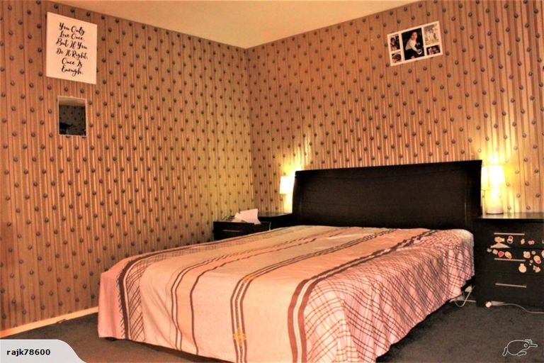 Photo of property in 1/49 Sungrove Rise, Sunnyvale, Auckland, 0612