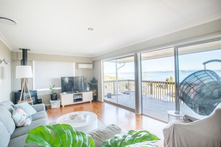 Photo of property in 57 Pacific Parade, Army Bay, Whangaparaoa, 0930