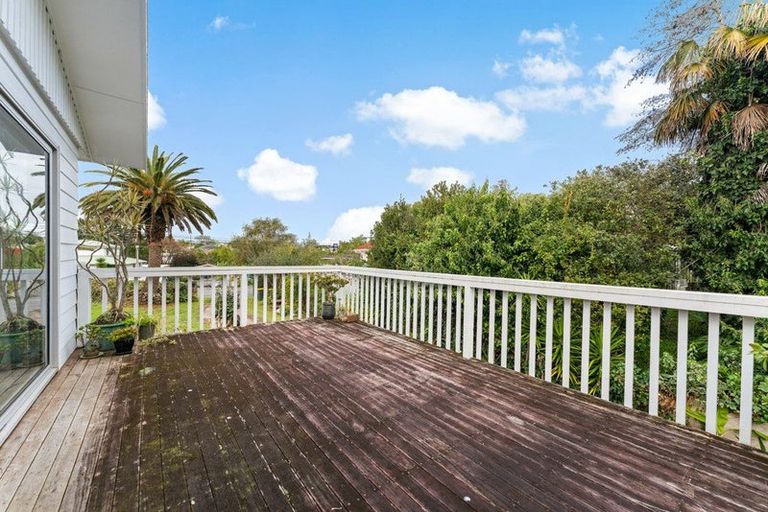 Photo of property in 4 Palmer Avenue, Glen Eden, Auckland, 0602
