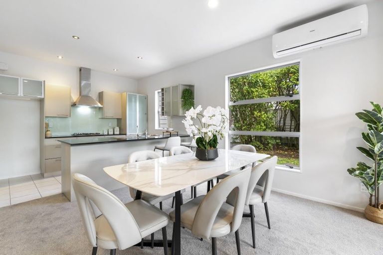 Photo of property in 5/40 Scarlet Oak Drive, Schnapper Rock, Auckland, 0632