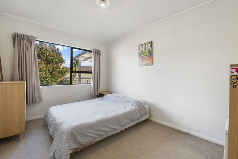 Photo of property in 81 Santiago Crescent, Unsworth Heights, Auckland, 0632
