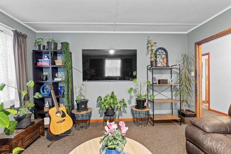 Photo of property in 8 Omori Place, Castlecliff, Whanganui, 4501