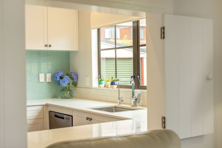 Photo of property in 261 Te Moana Road, Waikanae, 5036