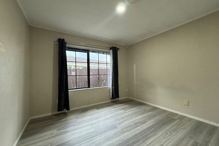 Photo of property in 25 Randwick Place, Randwick Park, Auckland, 2105