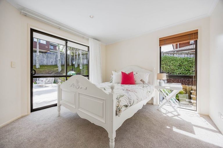 Photo of property in 22 Ballymore Drive, Pinehill, Auckland, 0632