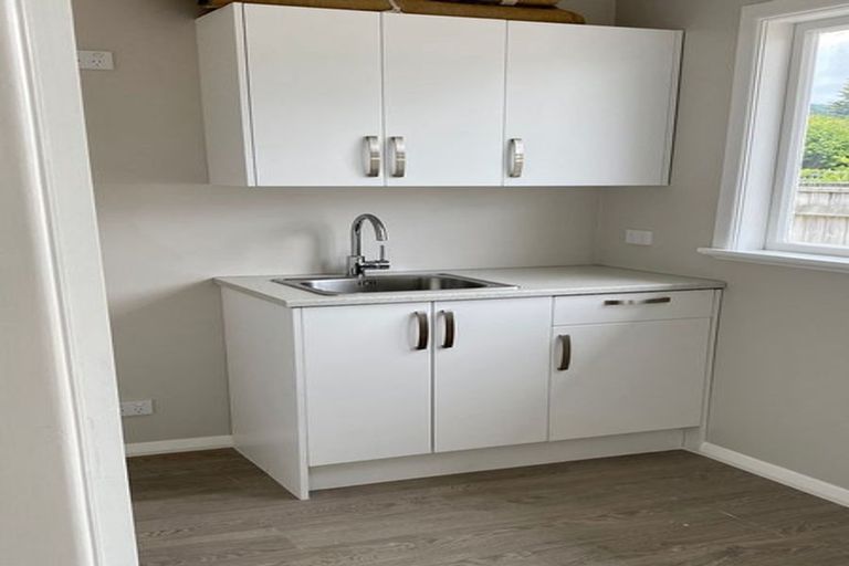 Photo of property in 11 Awatea Avenue, Paraparaumu, 5032