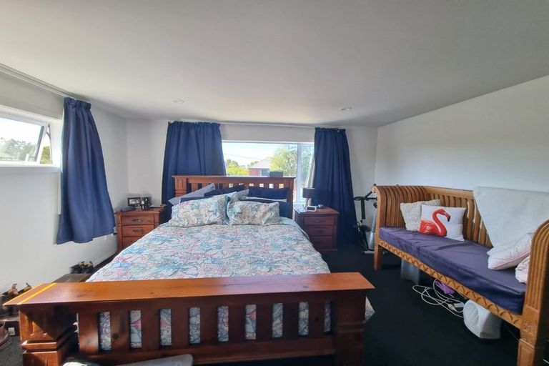 Photo of property in 2/33 Searells Road, Strowan, Christchurch, 8052