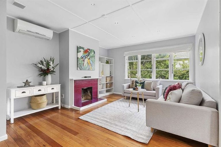 Photo of property in 11 Warwick Street, Wilton, Wellington, 6012