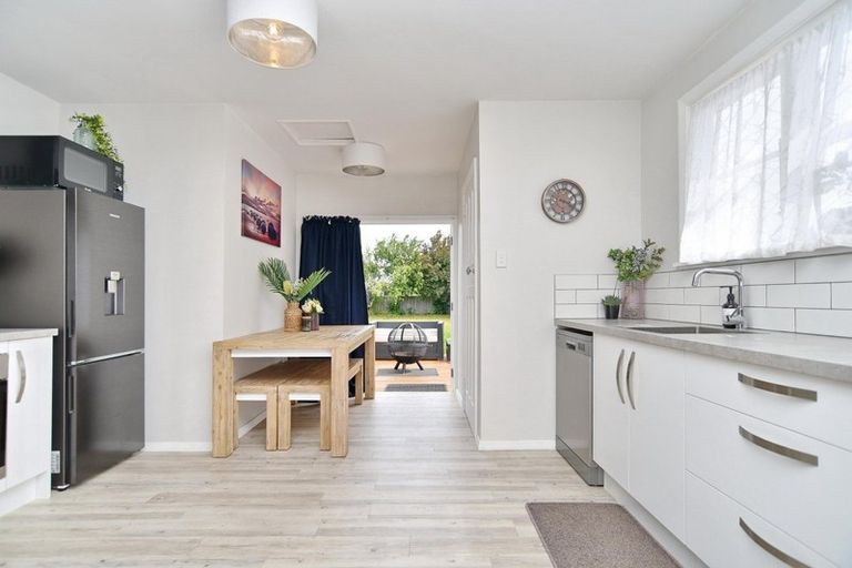 Photo of property in 28 Douglas Road, Amberley, 7410